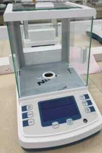 laboratory sensitive digital analytical scale four decimal places