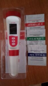 ph meter red